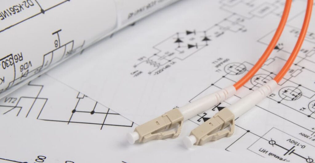 Planung und Dokumentation von einem Kabelbaum mit Stromlaufplan und Steckverbindern